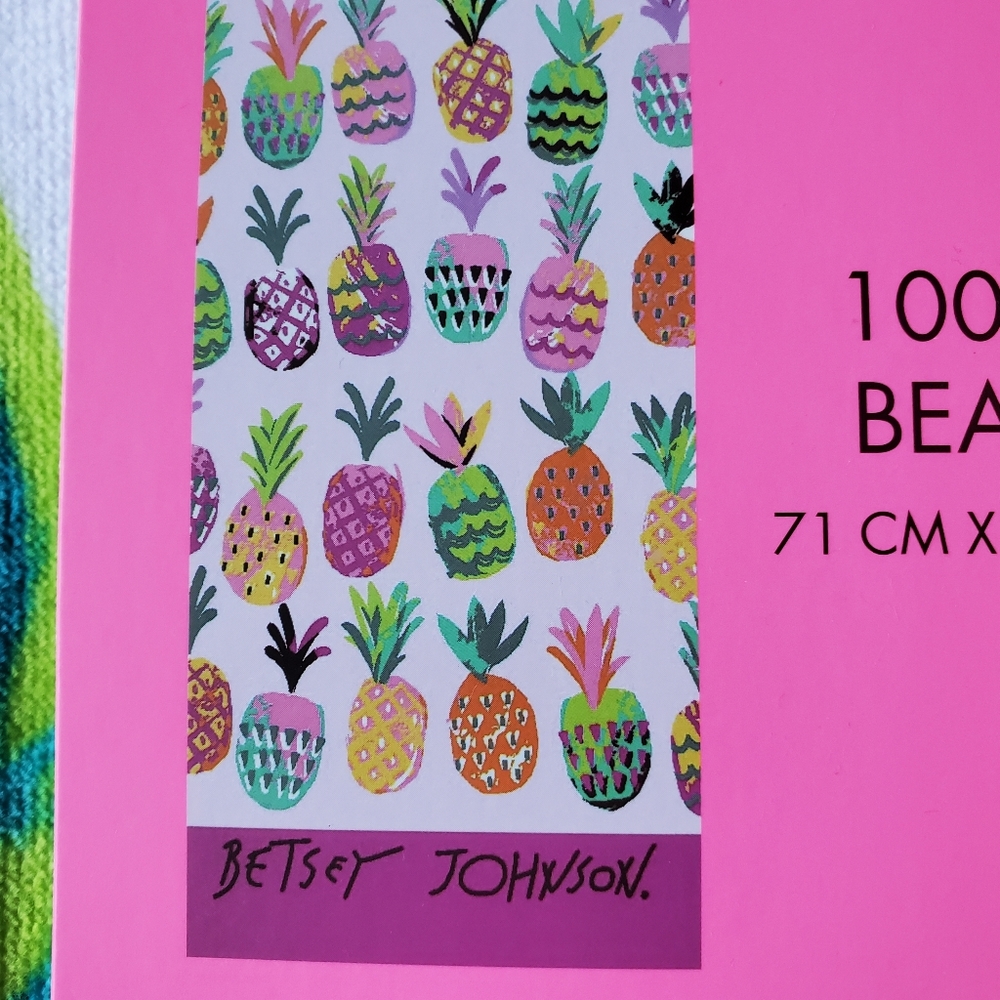 Betsey Johnson kids Beach towel pineapples